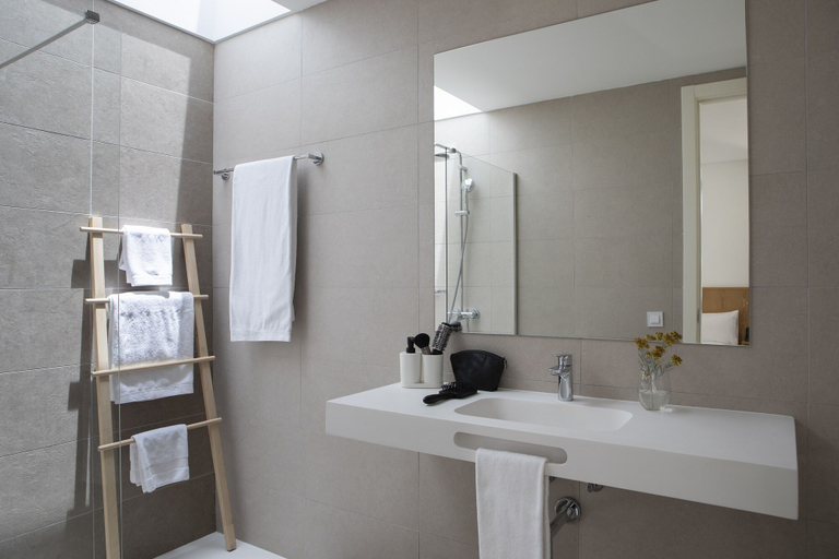 Bathroom 4, Kora Nivaria Beach, Santa Cruz de Tenerife