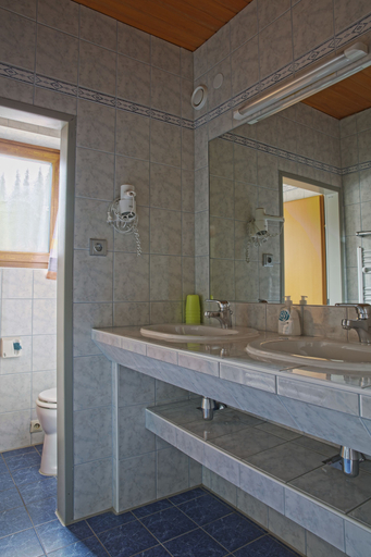 Bathroom 3, Ski&Bike Nassfeld apartments, Hermagor