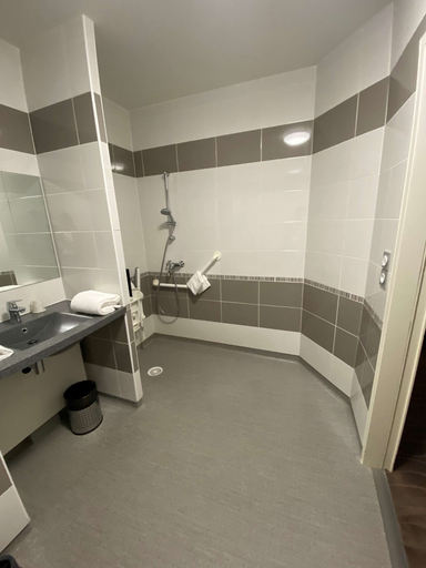 Bathroom 3, Hotel Kyriad Auray - Carnac, Morbihan