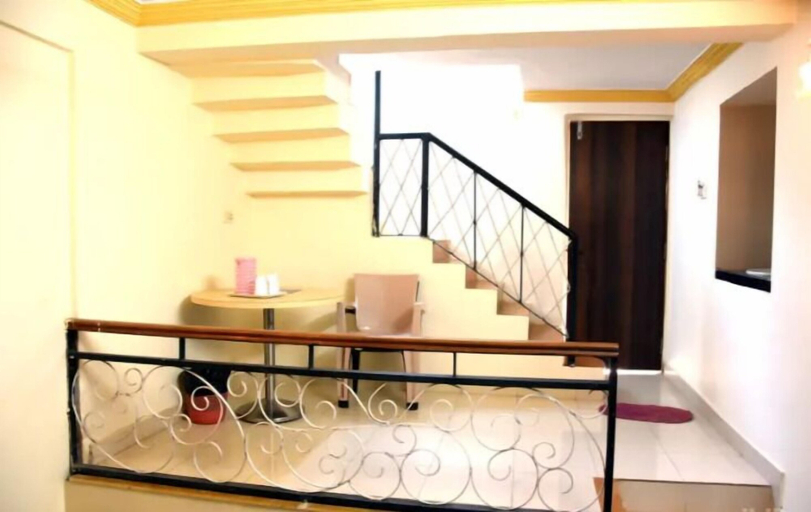 Others 5, Hotel Mount Castle, Satara