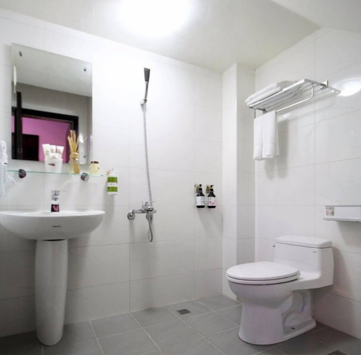 Bathroom 4, Sugar Baby B&B, Yilan