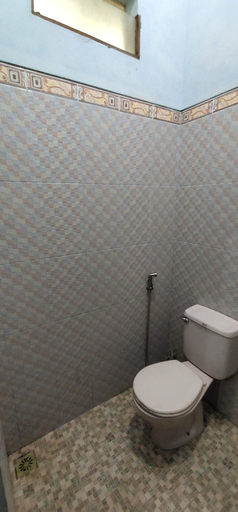 Bathroom 5, Homestay Griya Merpil - Hostel, Magelang