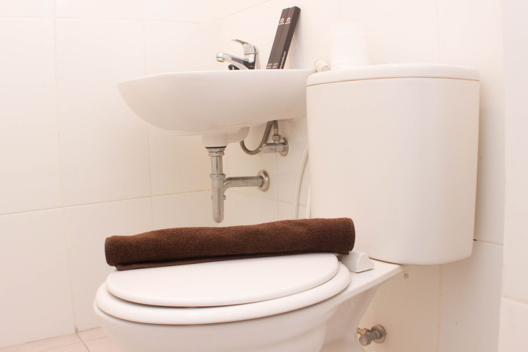 Bathroom 2, Nice And Cozy Studio At Tamansari Mahogany Karawang Apartment, Karawang