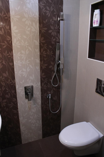 Bathroom, Your Place in Sofia, Stolichna