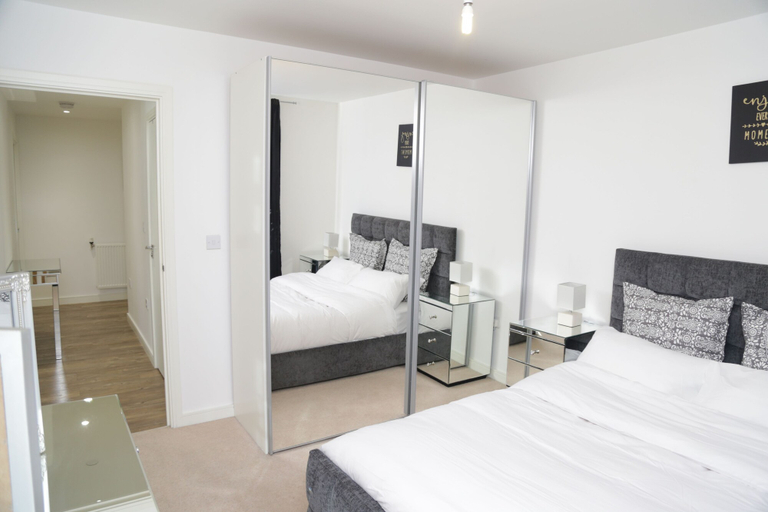Bedroom 2, Pontoon Dock Apartment, London