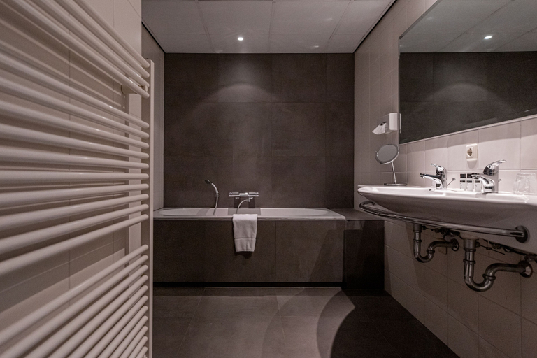 Bathroom 5, Boshotel Vlodrop, Roerdalen
