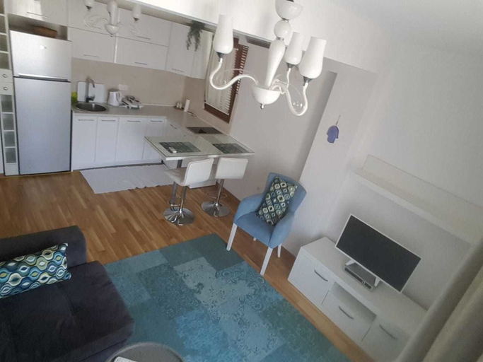 Others 5, Stay In Budva 4