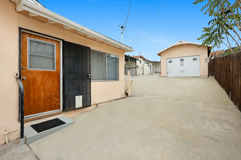 Exterior & Views 2, Stylish & Charming 15min to Downtown LA, Los Angeles