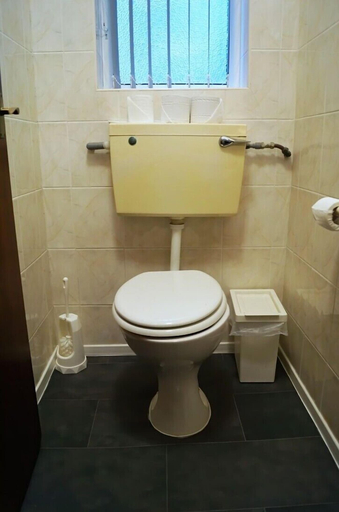 Bathroom 4, Bluewaters Hotel, Blackpool North Promenade, Blackpool