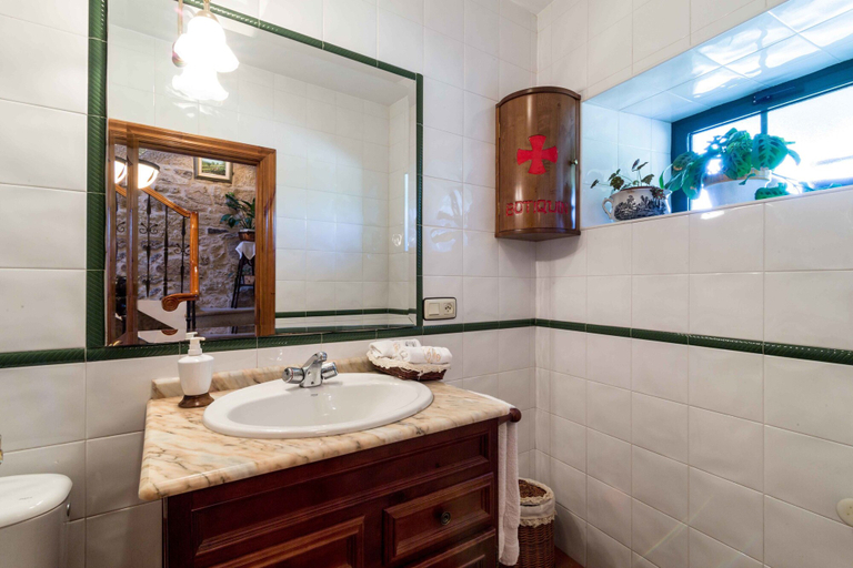 Bathroom 5, Casa de Marcelo, A Coruña