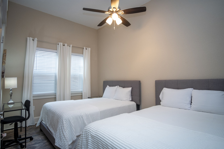 Bedroom 3, Brand NEW Large Impressive House Near Downtown!, Bexar