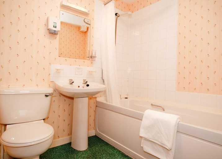 Bathroom 4, Castletown Hotel, Highland