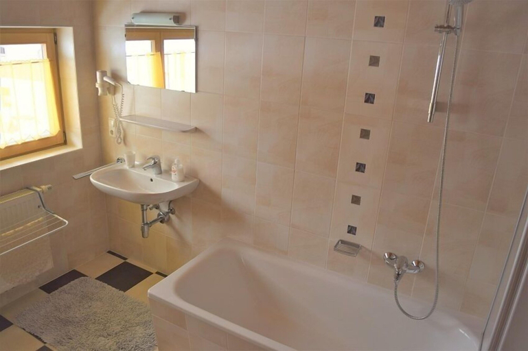Bathroom 3, Haus Barber, Zell am See