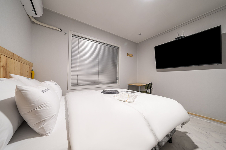 Bedroom 3, Cheongju Time Hotel, Cheongju