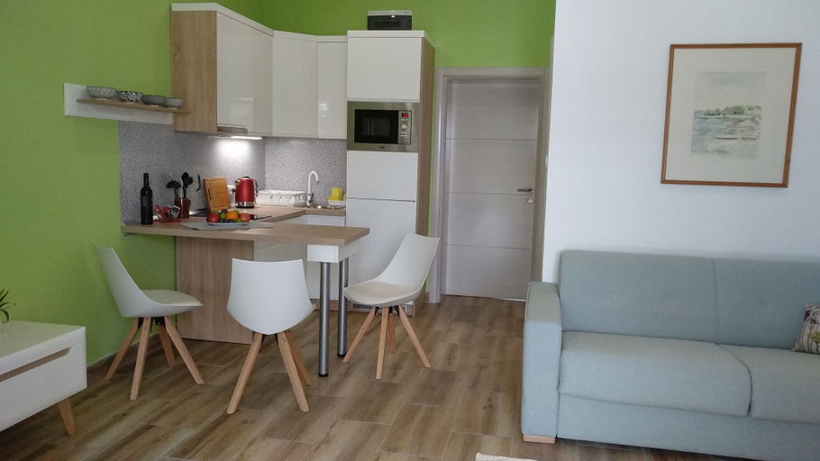 Others 4, Apartments RA, Primošten
