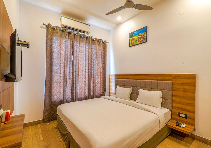 Bedroom 1, Fabexpress Global Inn New, Lucknow
