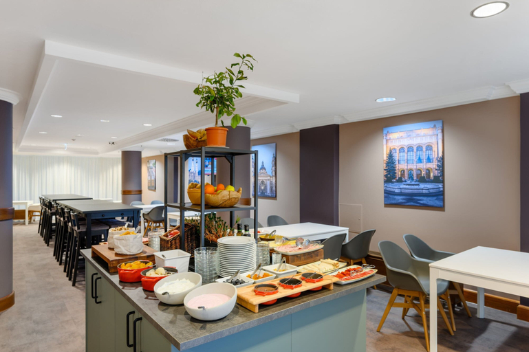 Food & Drinks 5, Millennium Court Marriott Executive Apartments, Budapesti