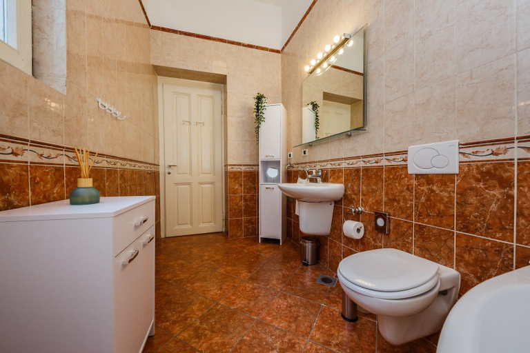 Bathroom 3, Best Luxury apt in Zagreb for 16 ppl, Zagreb