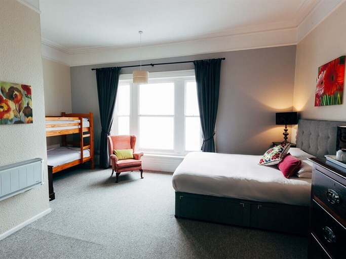 Bedroom 2, The Cliff Hall, Isle of Wight