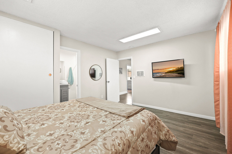 Bedroom 3, Stylish & Charming 15min to Downtown LA, Los Angeles