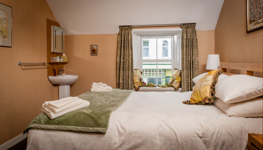 Bedroom 2, Lochleven B&B Killin, Stirling