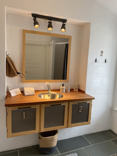Bathroom 2, Hartel House, Svendborg