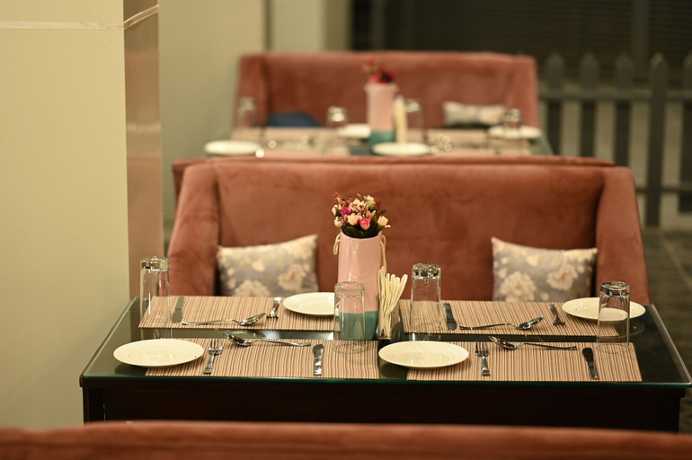Food & Drinks 5, The Hotel Js Souvenir, Dehradun