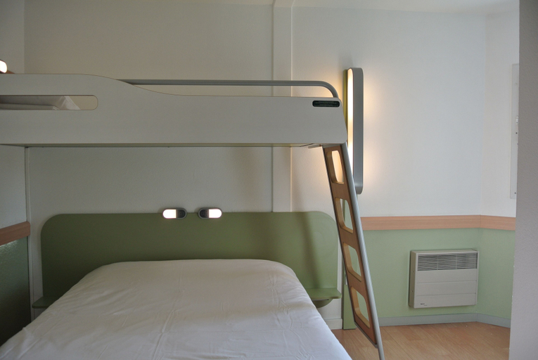 Bedroom 3, ibis budget Chambéry Sud Challes les Eaux, Savoie