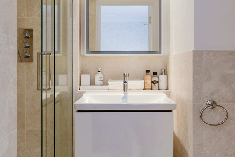 Bathroom 3, Beautiful 2 Bed 2 Bath Flat in South Kensington, London