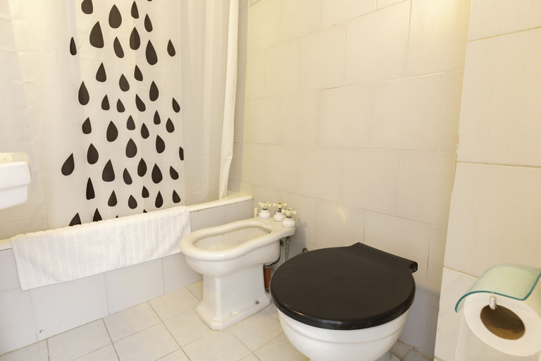 Bathroom 3, Medrano Apartment by Be Local Argentina, Distrito Federal