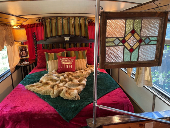 Bedroom 2, Gorgeous Stays, Swain