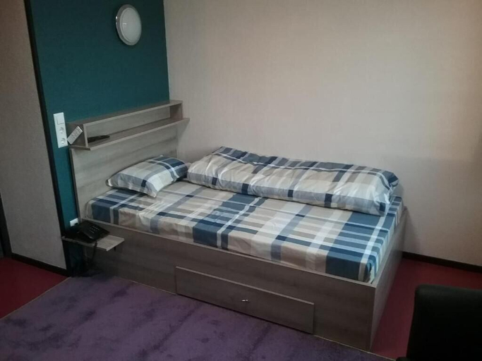 Bedroom 3, P&P V-V UG, Stuttgart