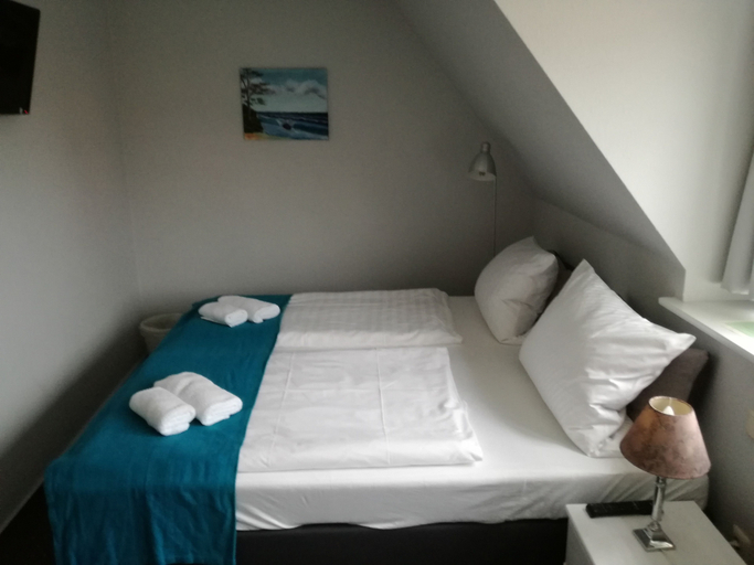 Bedroom 4, BASALT Hotel Restaurant Lounge, Plön