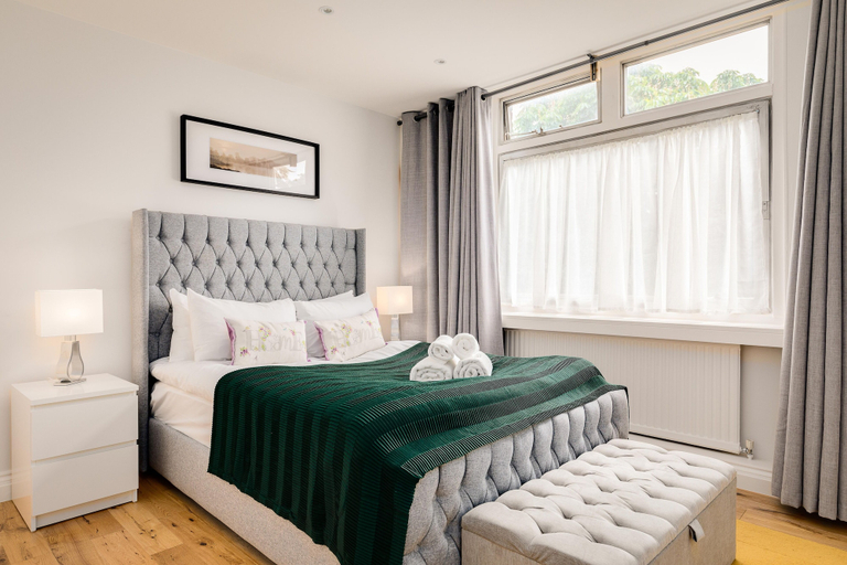 Bedroom 3, 4-bedroom Villa on Marble Arch, London
