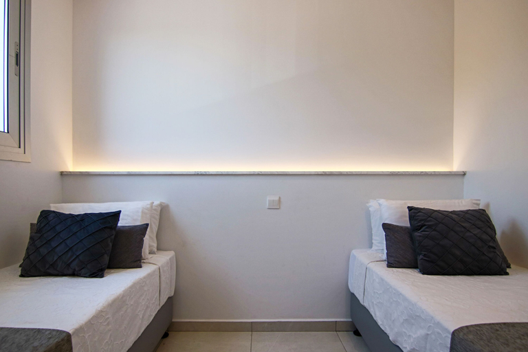 Others 4, Phaedrus Living: Seaside Executive Flat Harbour 203