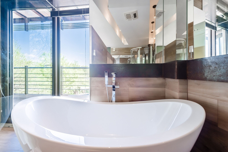 Bathroom 3, Watch House, Yilan