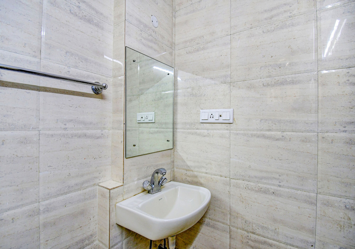 Bathroom, FabHotel Divira Inn, North 24 Parganas
