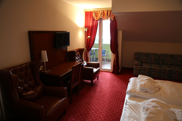 Bedroom 2, Hotel Kaiser Franz Josef, Spittal an der Drau