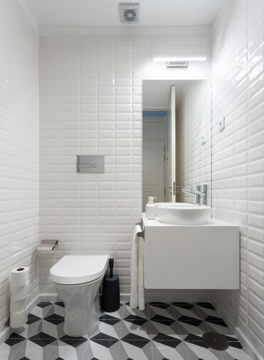 Bathroom 5, Geo Studios Santa Catarina, Porto