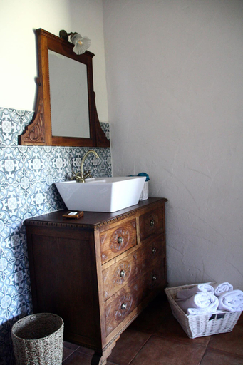 Bathroom 3, La Casona de Torió, Asturias