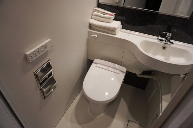 Bathroom 4, Restaurant & Inn KANAZAWA ATSUSHI, Kanazawa