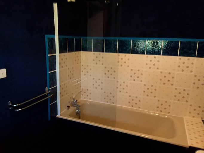 Bathroom 5, Chambre d'Hôtes La Bastide de Villenave, Landes