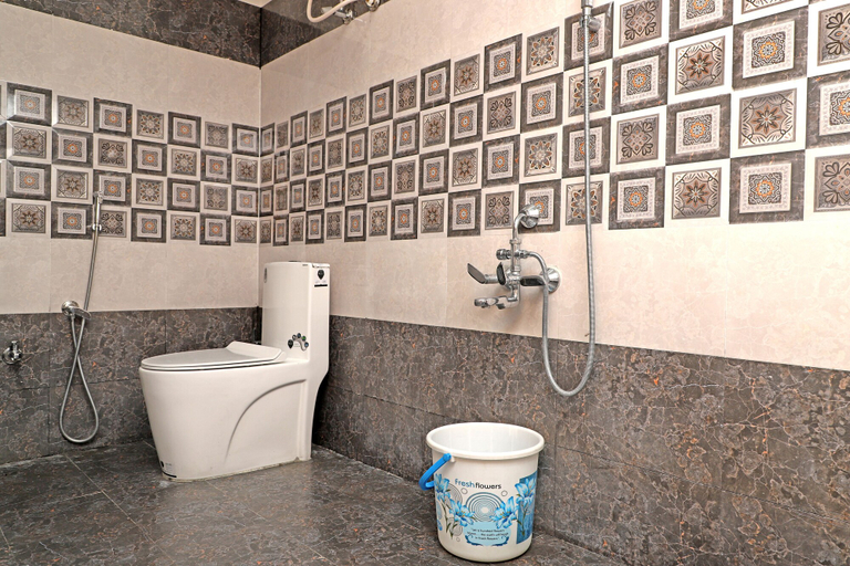 Bathroom 3, Kumaran Kudil, Theni