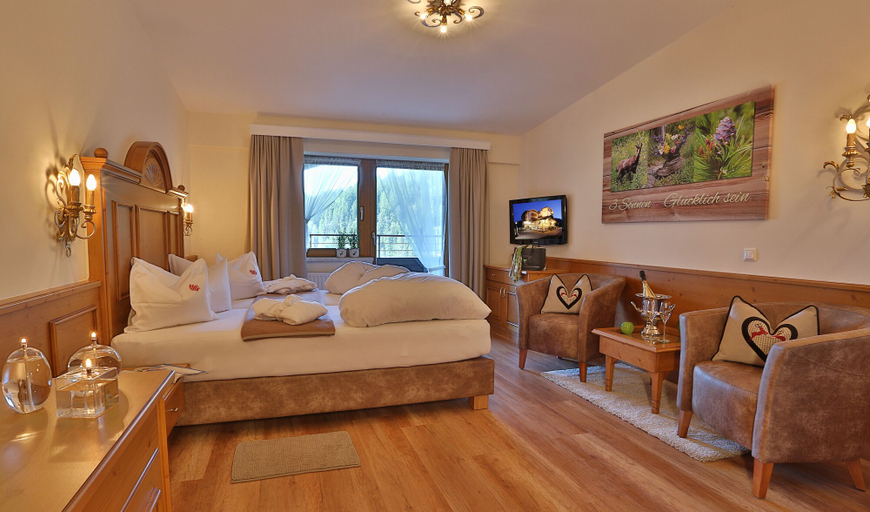 Bedroom 4, Hotel DreiSonnen, Landeck