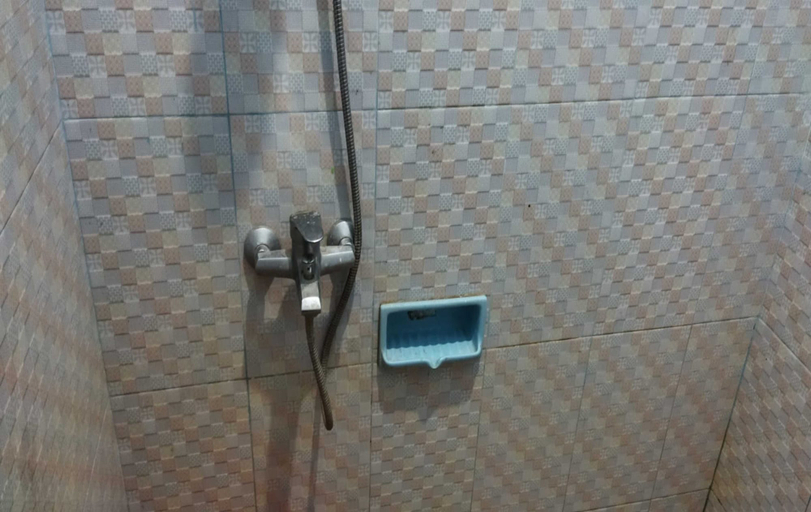 Bathroom 3, Balkondes Griya Perpil, Magelang