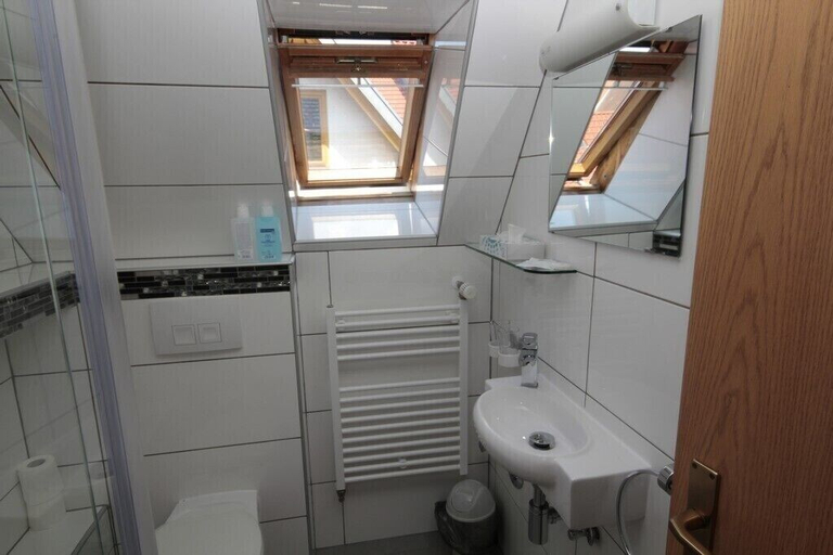 Bathroom 5, Hotel Schwanen, Neckar-Odenwald-Kreis