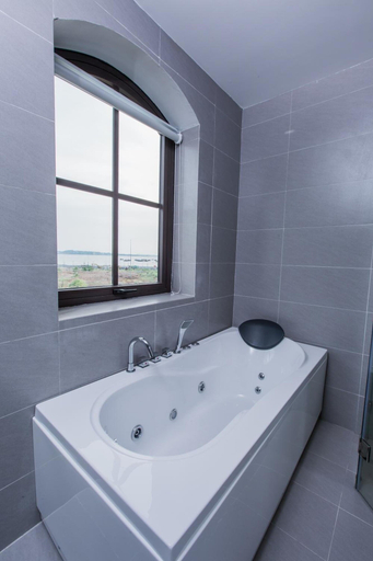 Bathroom 4, The Twin Hotel, Hạ Long