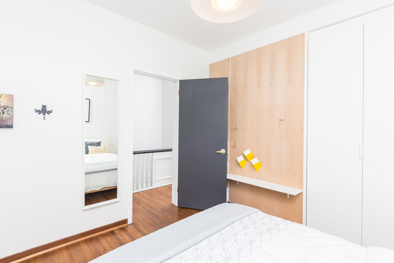 Bedroom 2, Applewood Suites - Queen West, Toronto