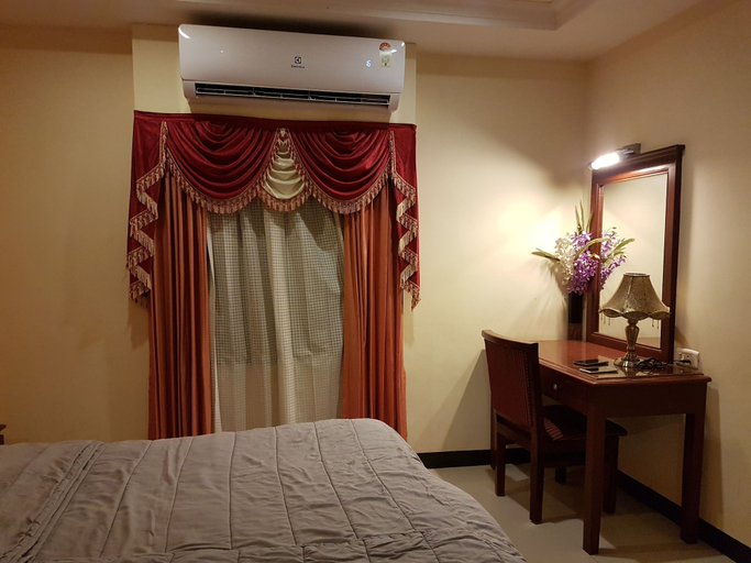 Bedroom 4, Hotel Subhalakshmi Palace, Sivaganga