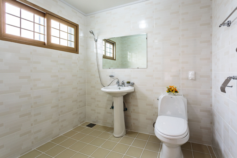 Bathroom 4, Jeju Wayo Pension, Jeju